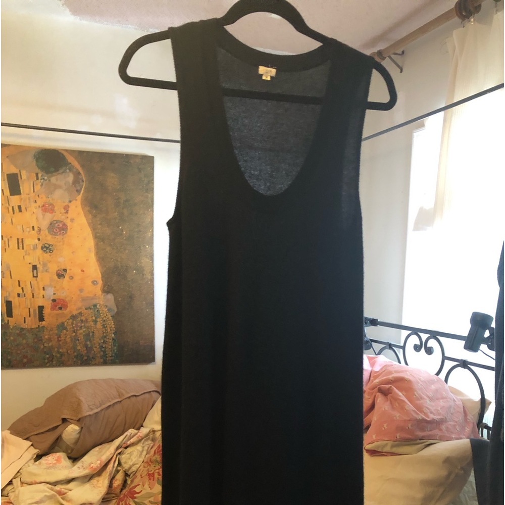SOLDJ. Crew Cashmere blend (see tag in photo), sleeveless jumper. Soft & cozy!